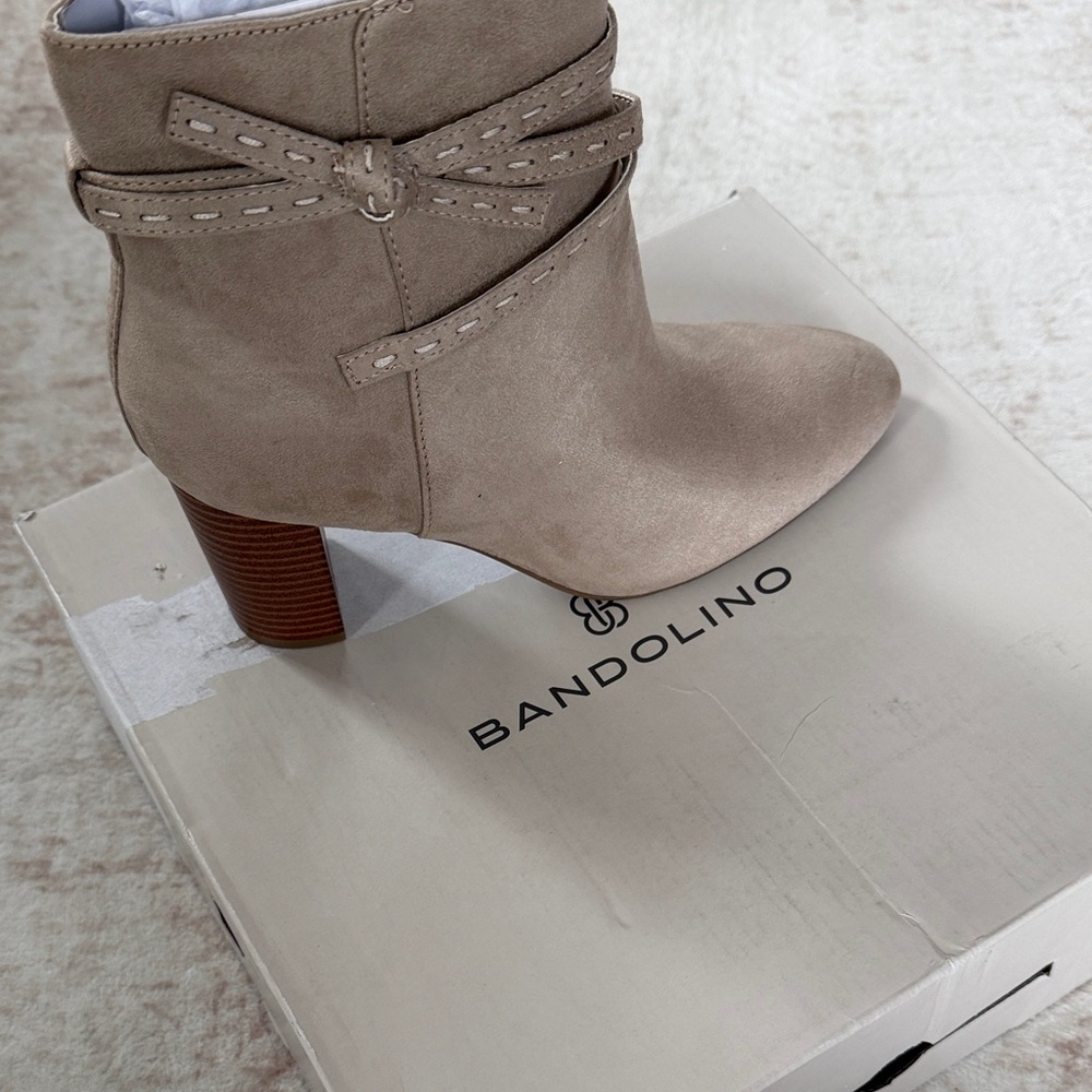 Bandolino Women's Beige Ankle Booties